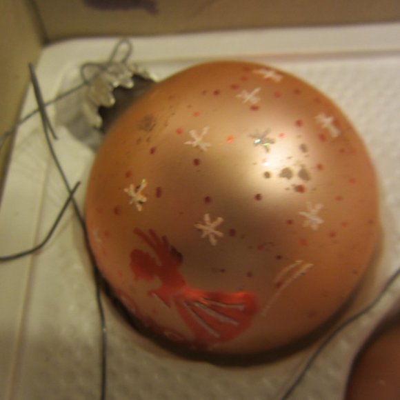 UNIQUE VTG SET OF 5 GLASS PINK ROUND ORNAMENTS, MADE IN AUSTRIA, HAND PAINTED - Picture 5 of 8